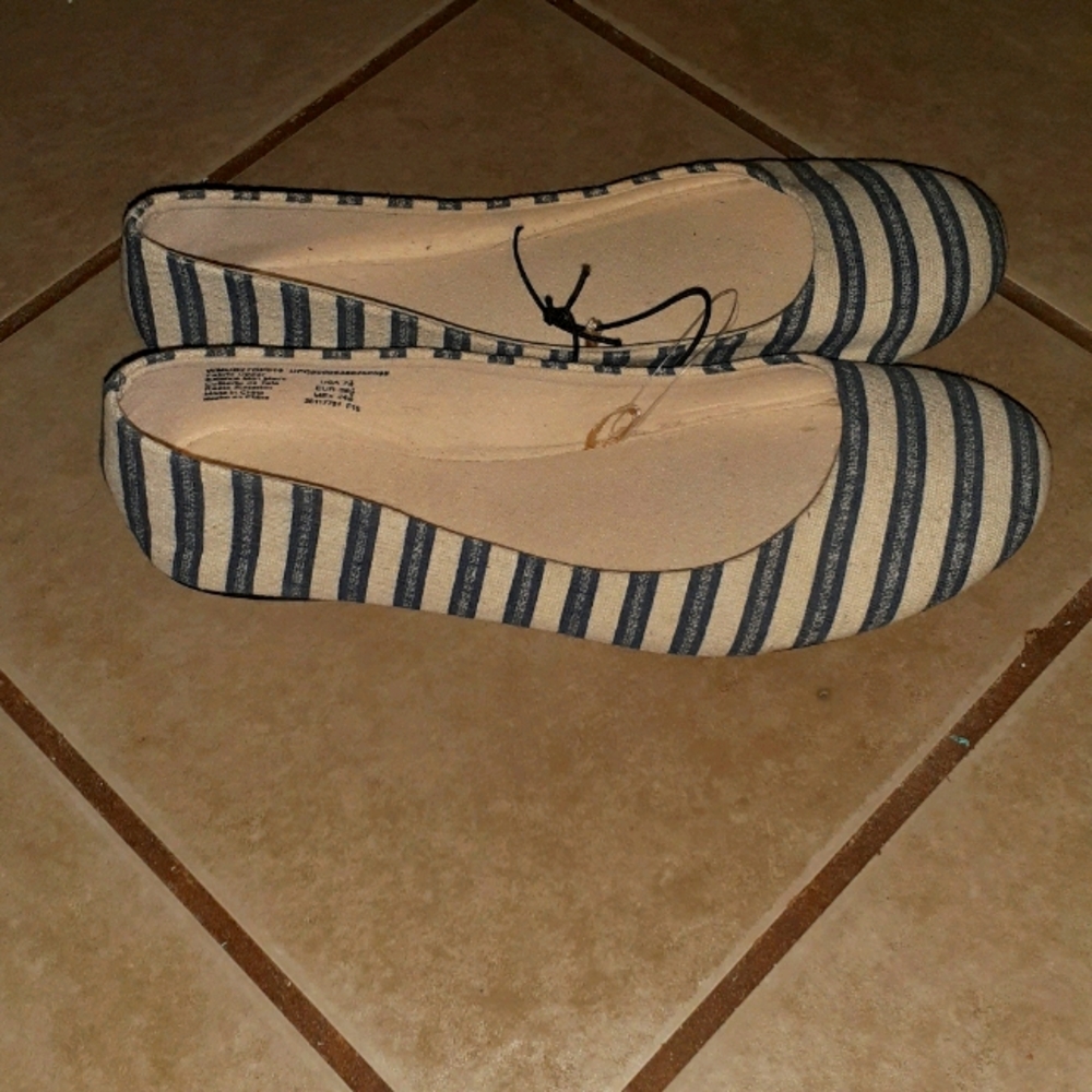 Blue striped flats